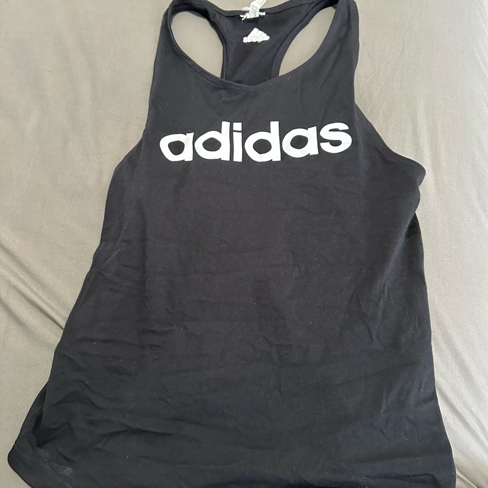 Adidas shirt size small (tag does not say size)